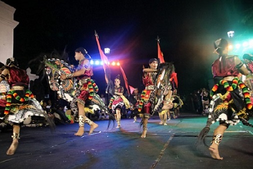 ジョグジャカルタ特別州のSELASA WAGENの伝統